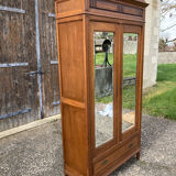 Parisian cabinet with shelves