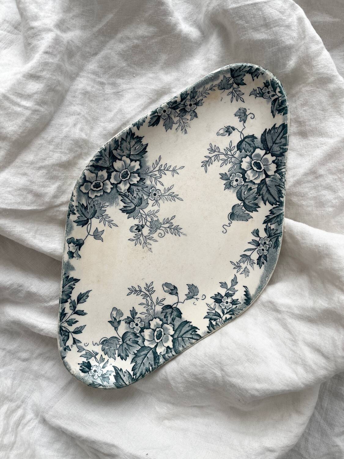 Ironware ramekin dish “Marie Louise” Saint Amand and Hamage