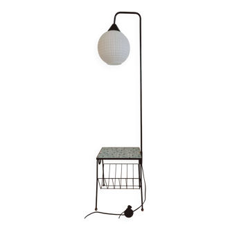 Lampadaire guéridon avec tablette et porte revue