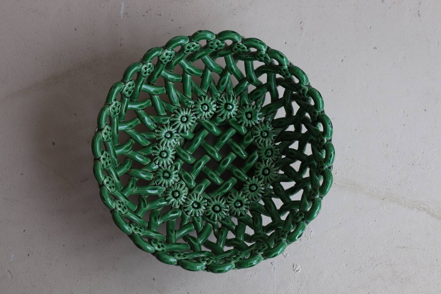 Ceramic basket / Green openwork bowl – Pichon Uzès