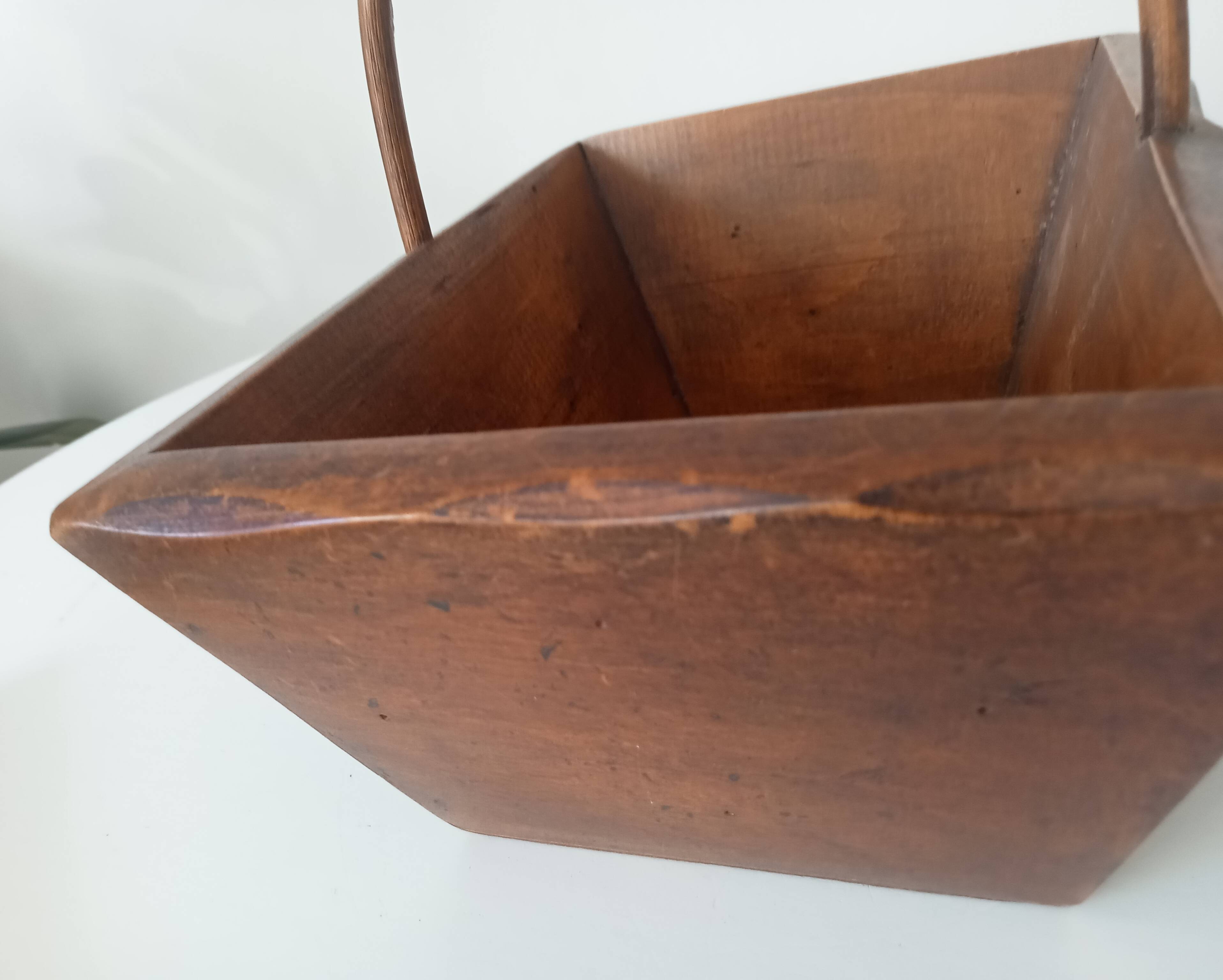 Panier vintage artisanal en bois