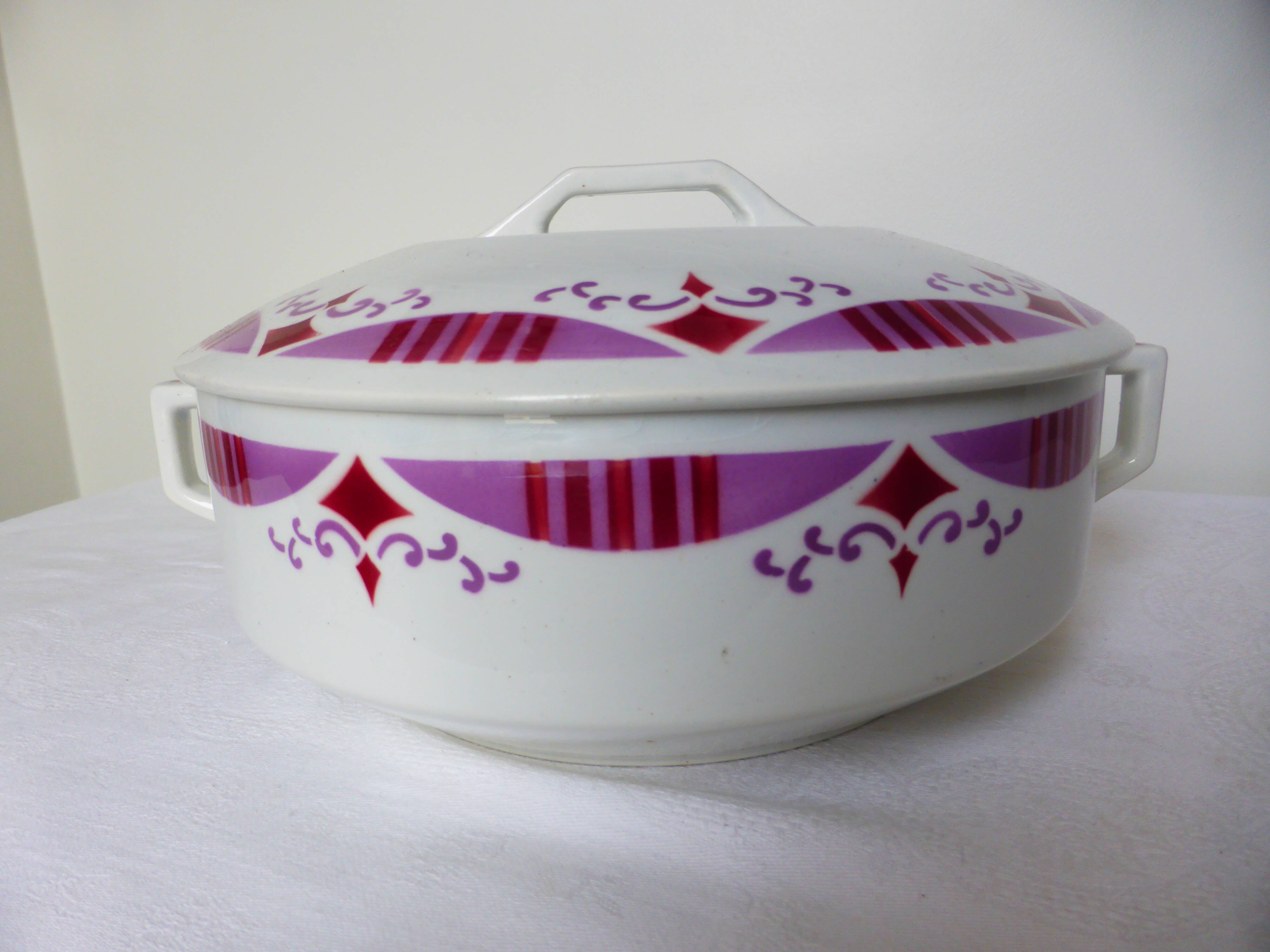 Soup tureen from Moulin des Loups and Hamage, Madeleine model 210785