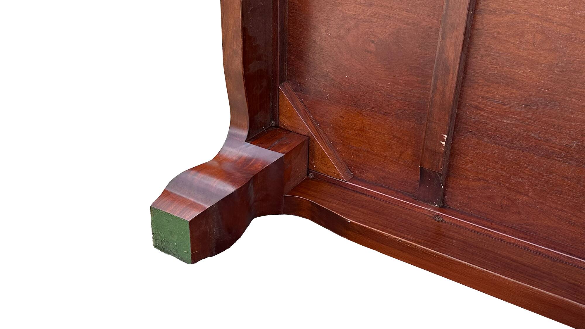 table in natural varnished quince wood