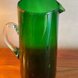Pichet en verre vert