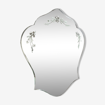 Miroir biseauté ciselé fleurs type vénitien 59x75cm