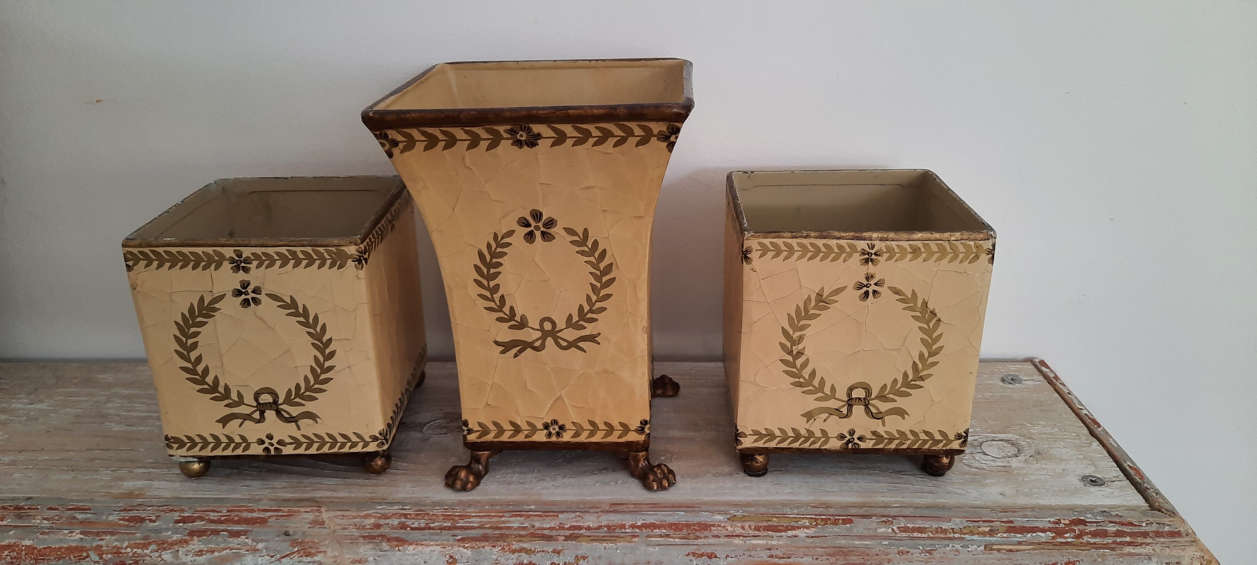 Empire style pot set