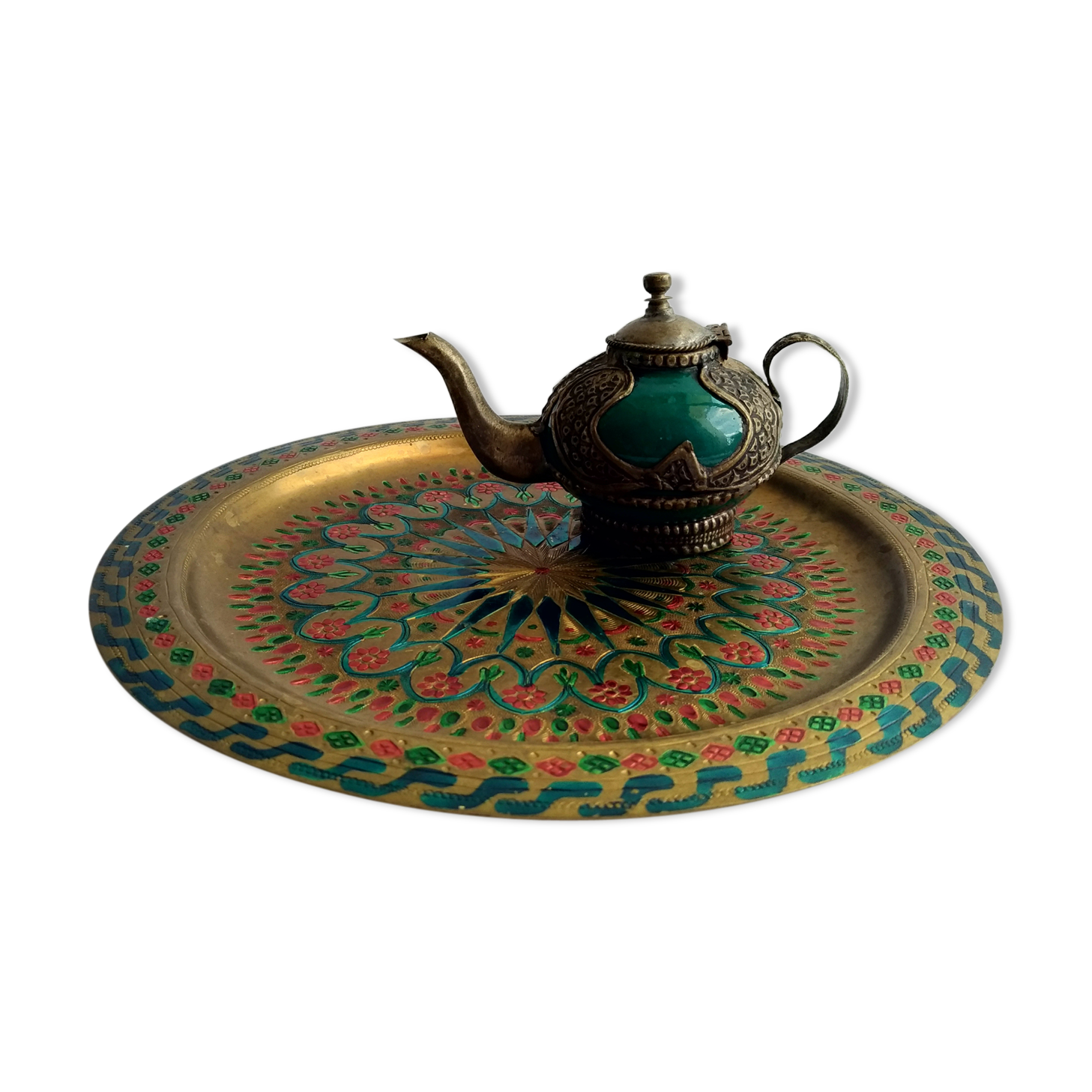 Teapot with its brass tray from the 20th cty, Moroccan craft - diameter 24cm