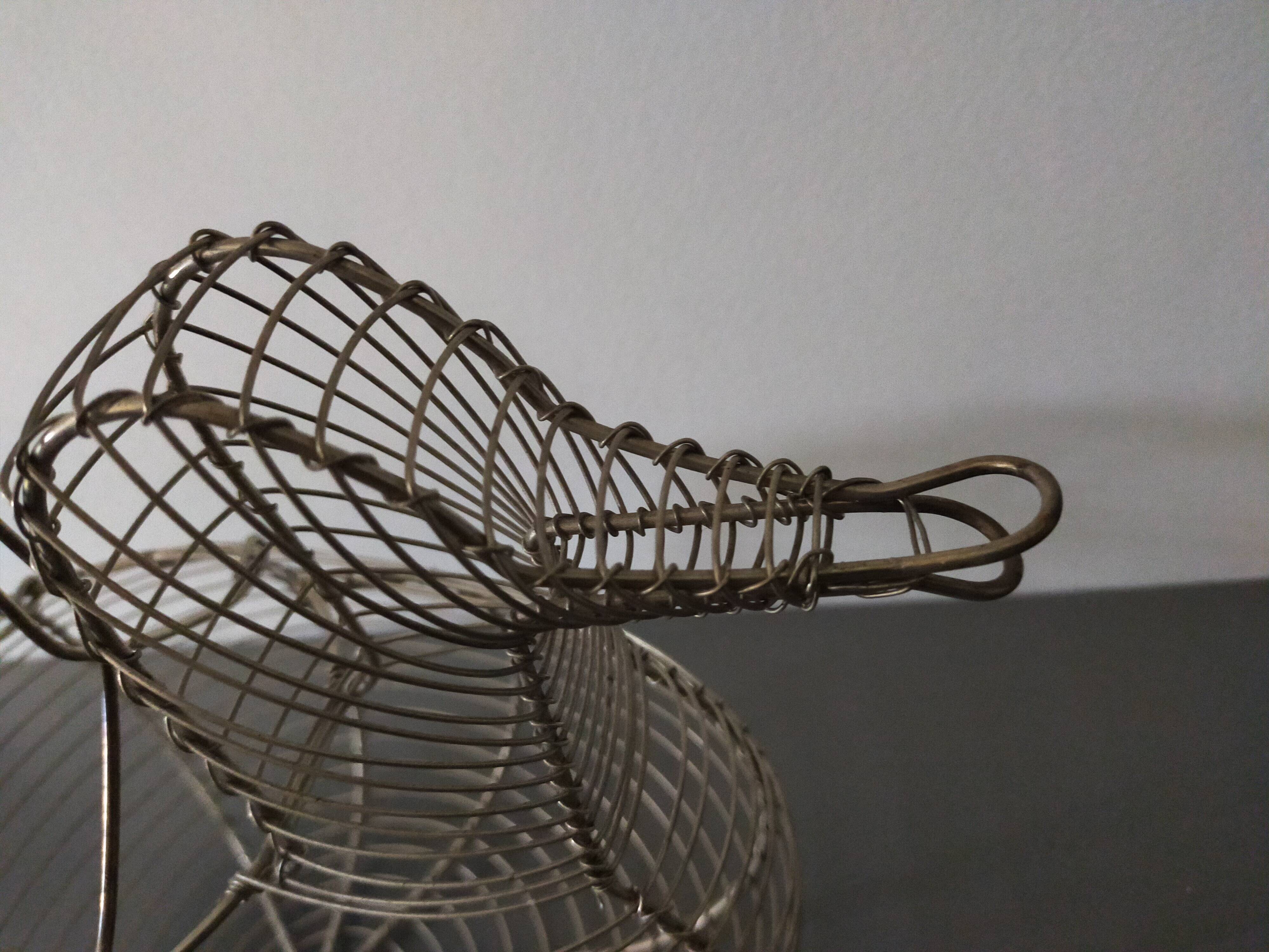 Vintage duck shaped metal egg basket in very good condition