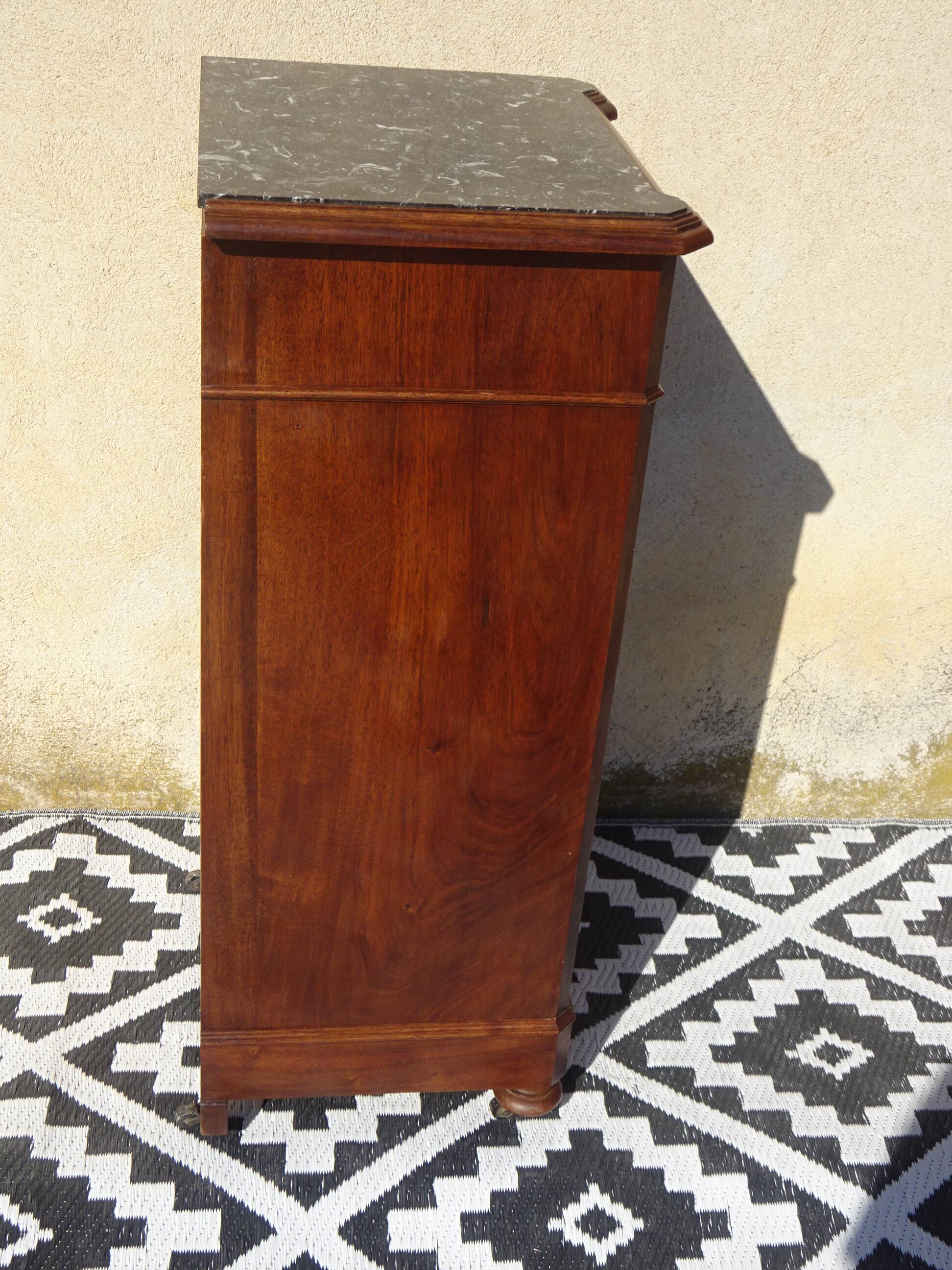 Nightstand with false drawers in walnut and marble, Louis Philippe