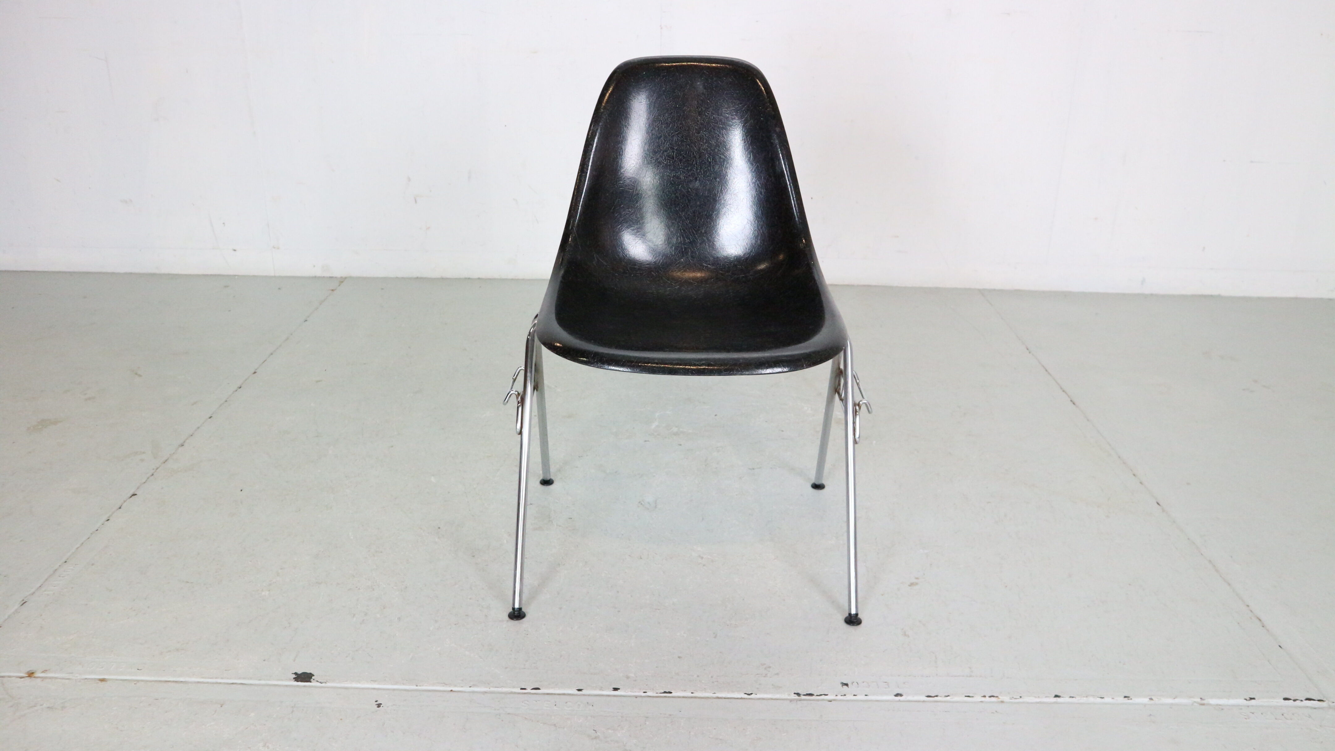 Charles & Ray Eames "DSS" Black Dinning Room Chairs For Herman Miller, 1974