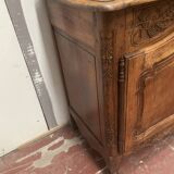 Provencal buffet in solid walnut Two-body buffet with pendulum 19th century