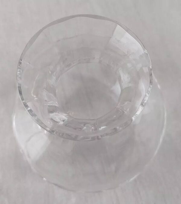Paire d'anciens petits vases, modèle Touraine, en cristal de Saint Louis