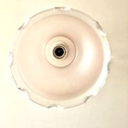 Suspension verre dépoli à volants rose nacré 1960