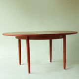 Scandinavian style in teak and veneer dining table