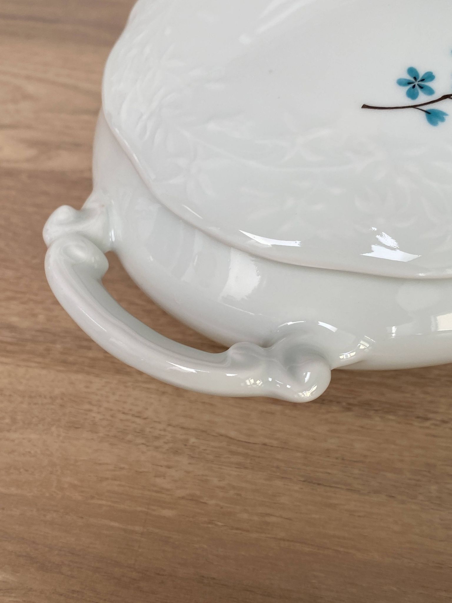 SFP Berry porcelain soup tureen