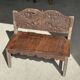 Mini banc à dossier sculpté à motif d'oiseaux stylisés H58 L61