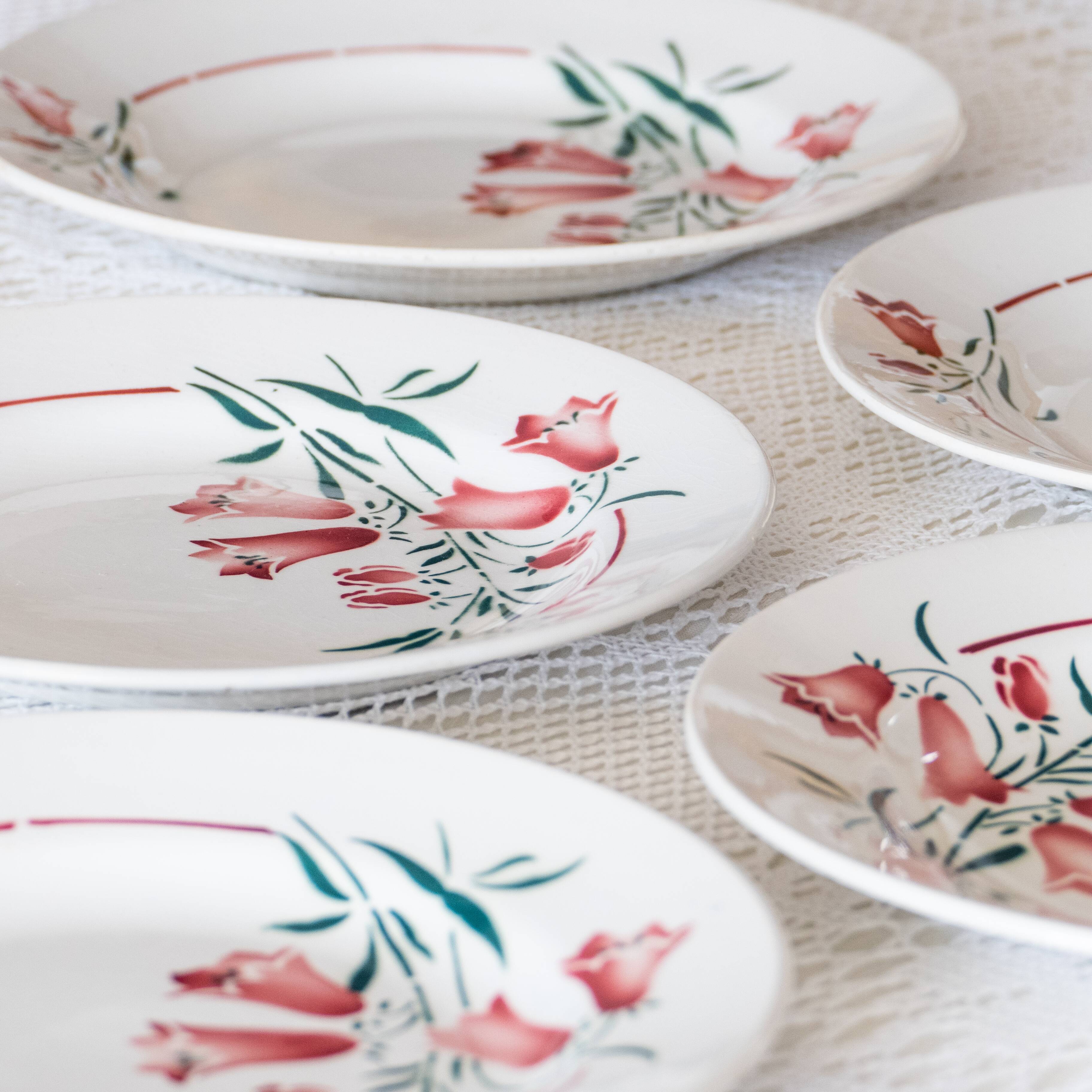 6 St Amandinoise plates “Peg” bellflower collection