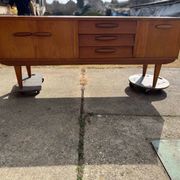 Enfilade Jentique in golden teak, brown wood, 1960s design large mid-century sideboard.