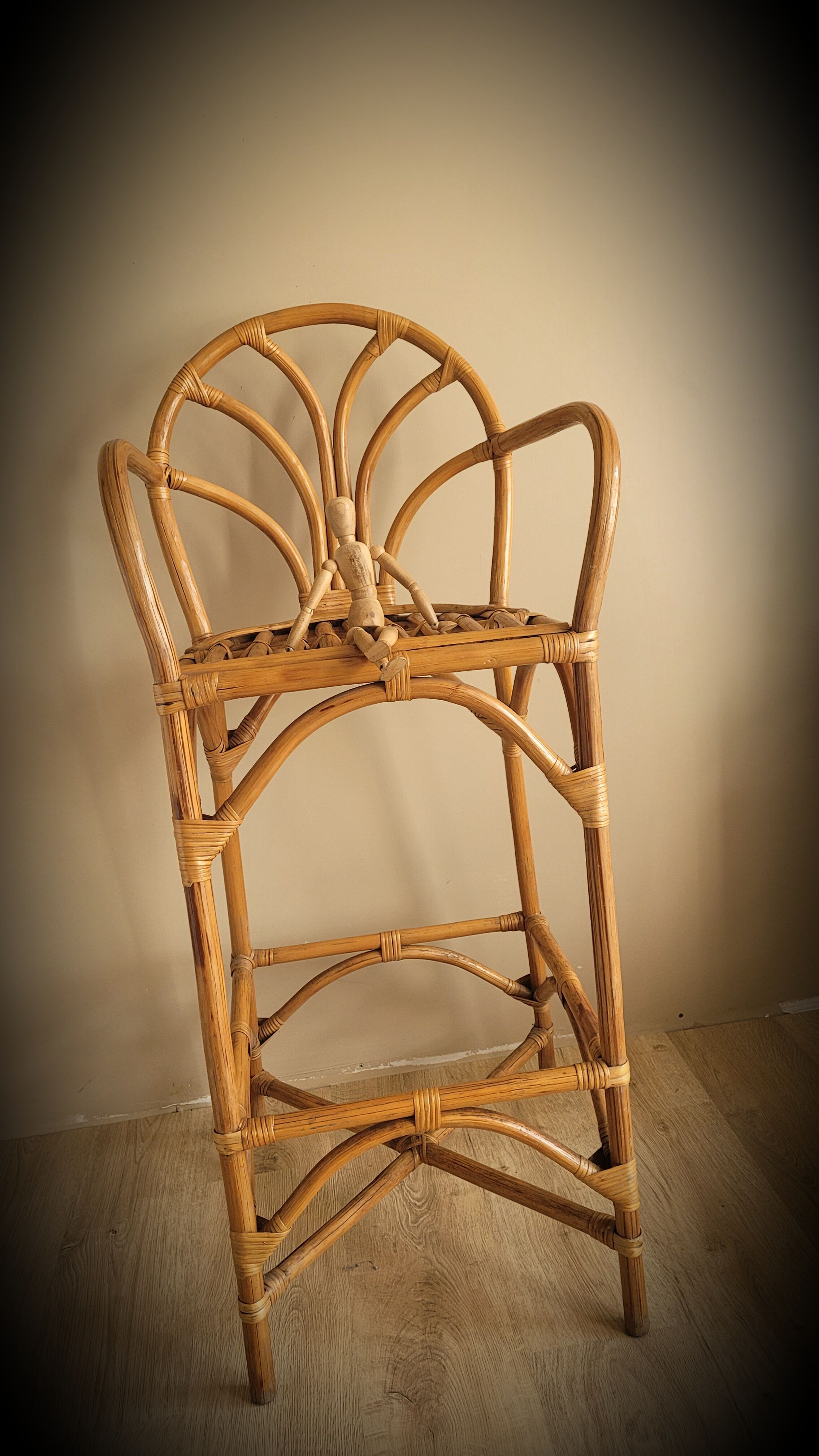 High bar rattan stool