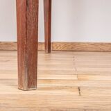 Scandinavian extendable table