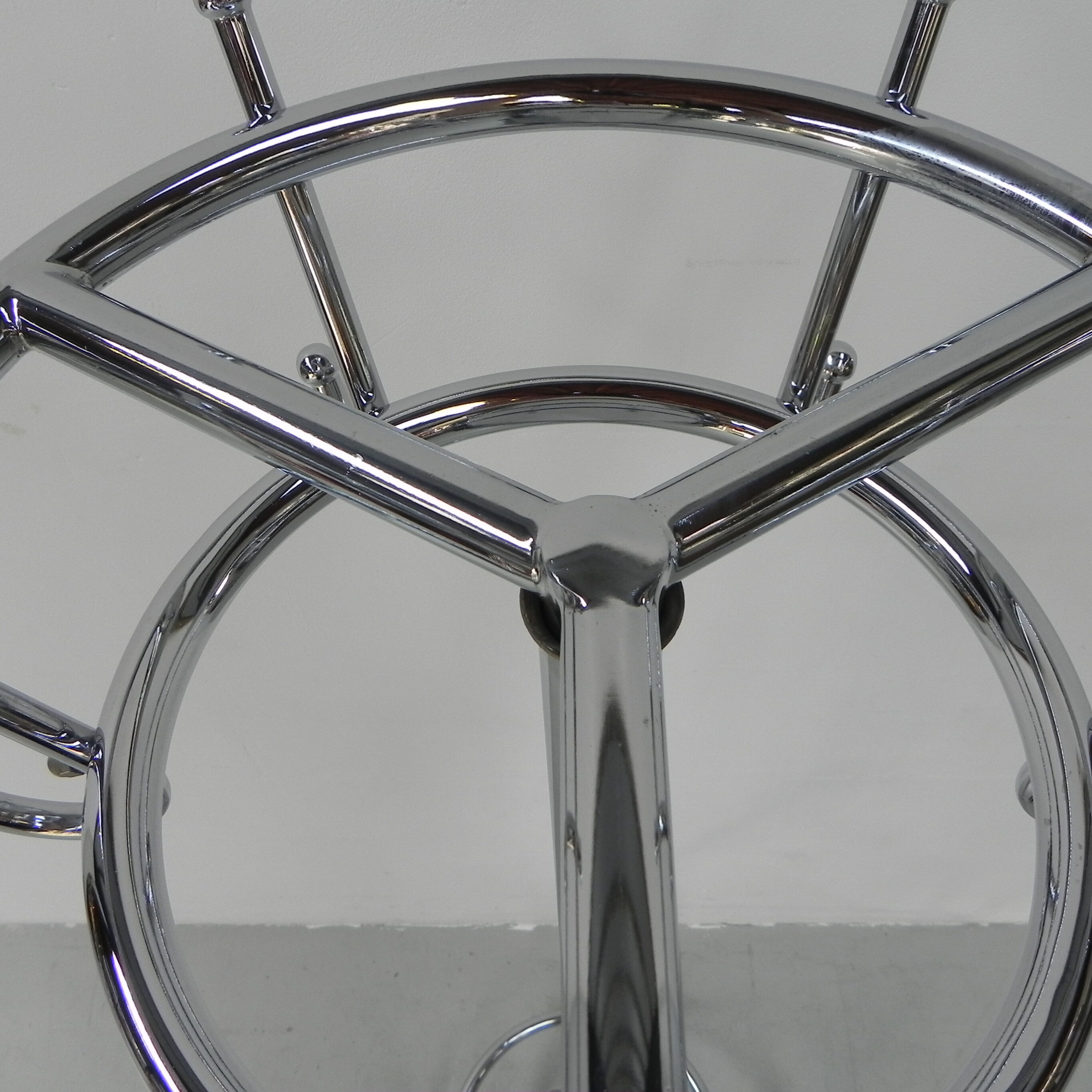 Standing chrome-plated Tubax coat rack