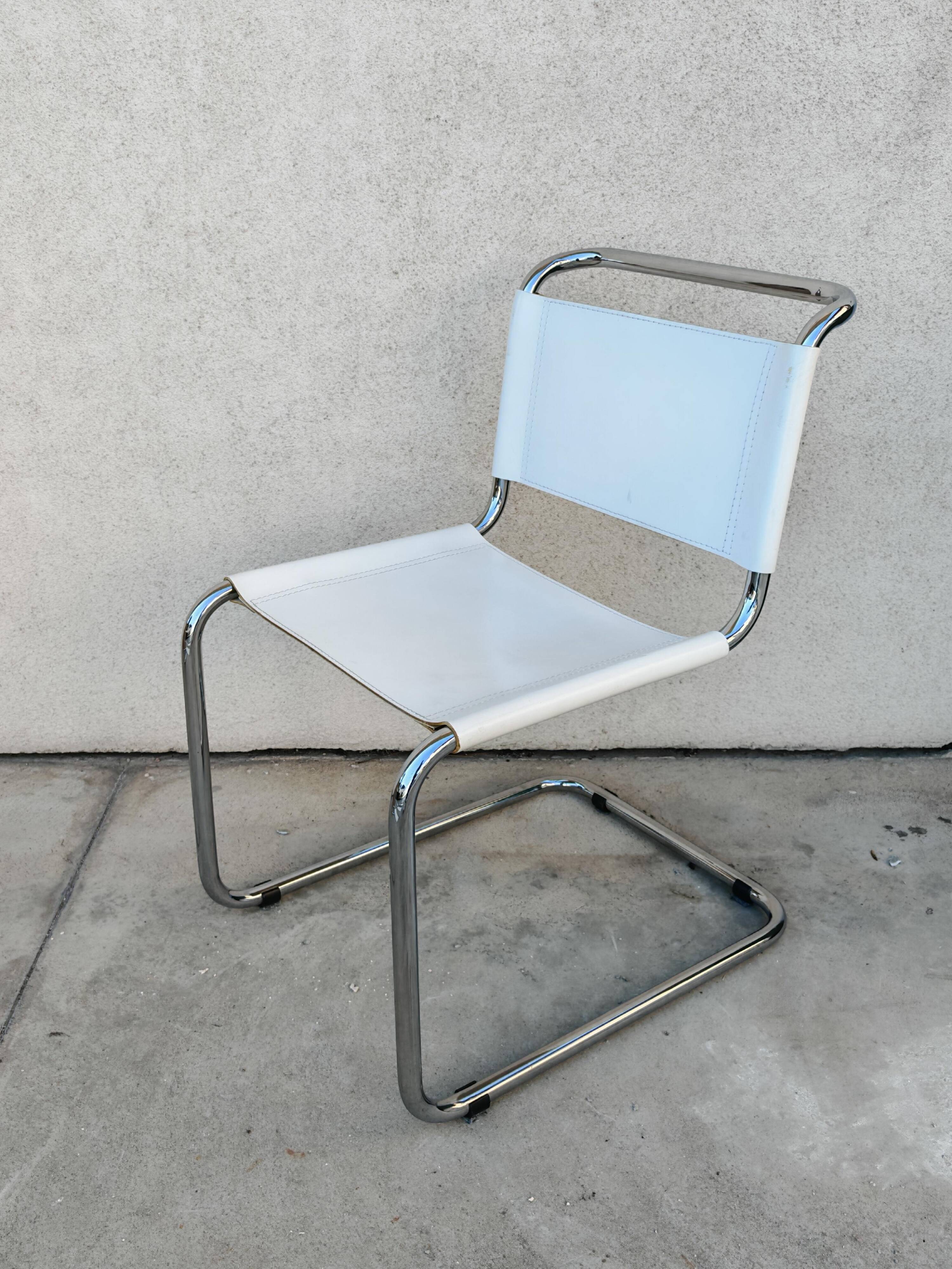 Set of 4 Bauhaus S33 chairs by Mart Stam in leather and steel.