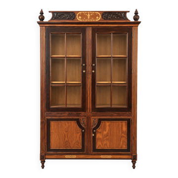 Vitrine ancienne en bois sculpté avec portes vitrées - Style classique - Ch