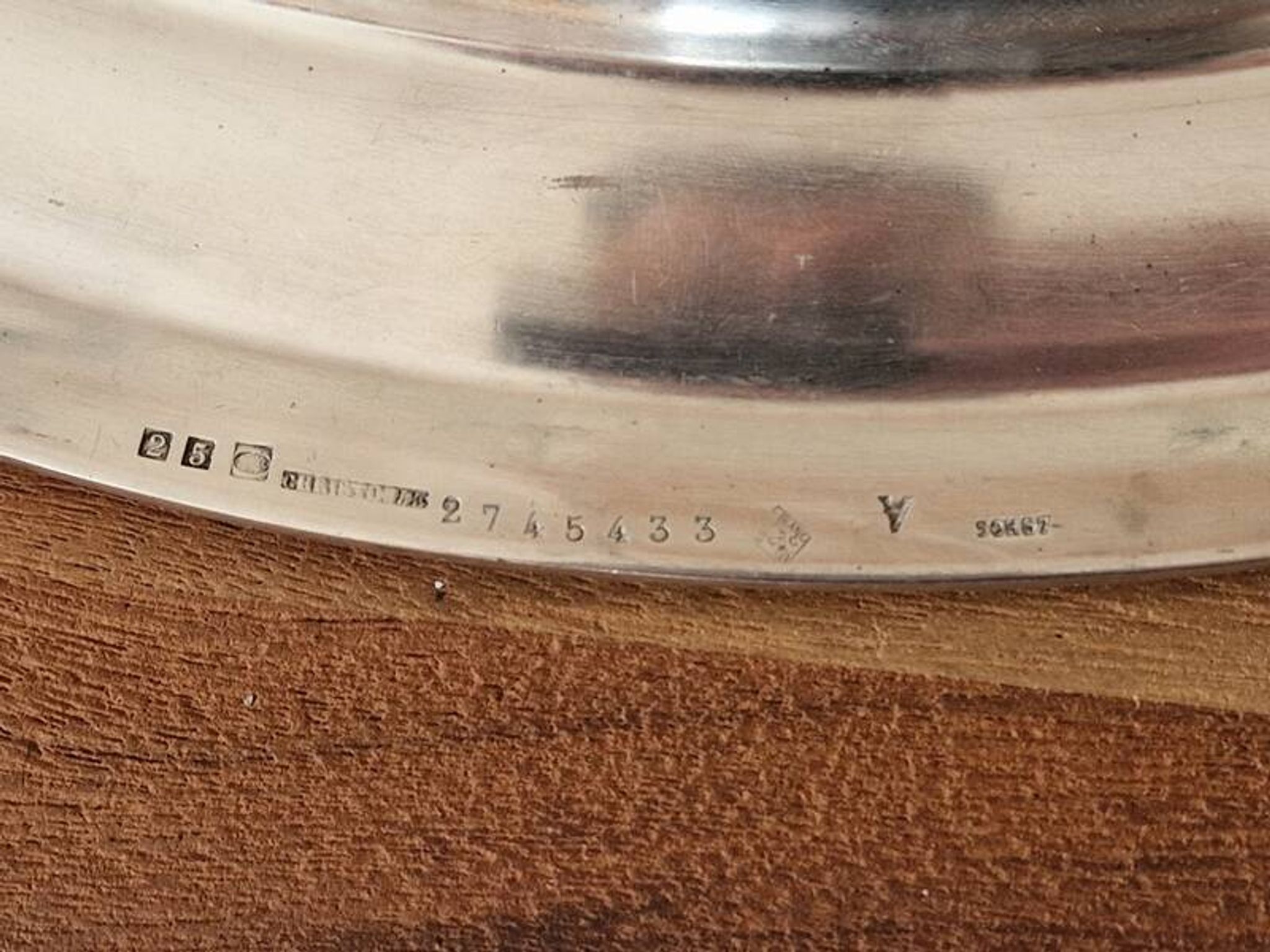 Christofle - Plat ovale de service modèle Rubans croisés en métal argenté
