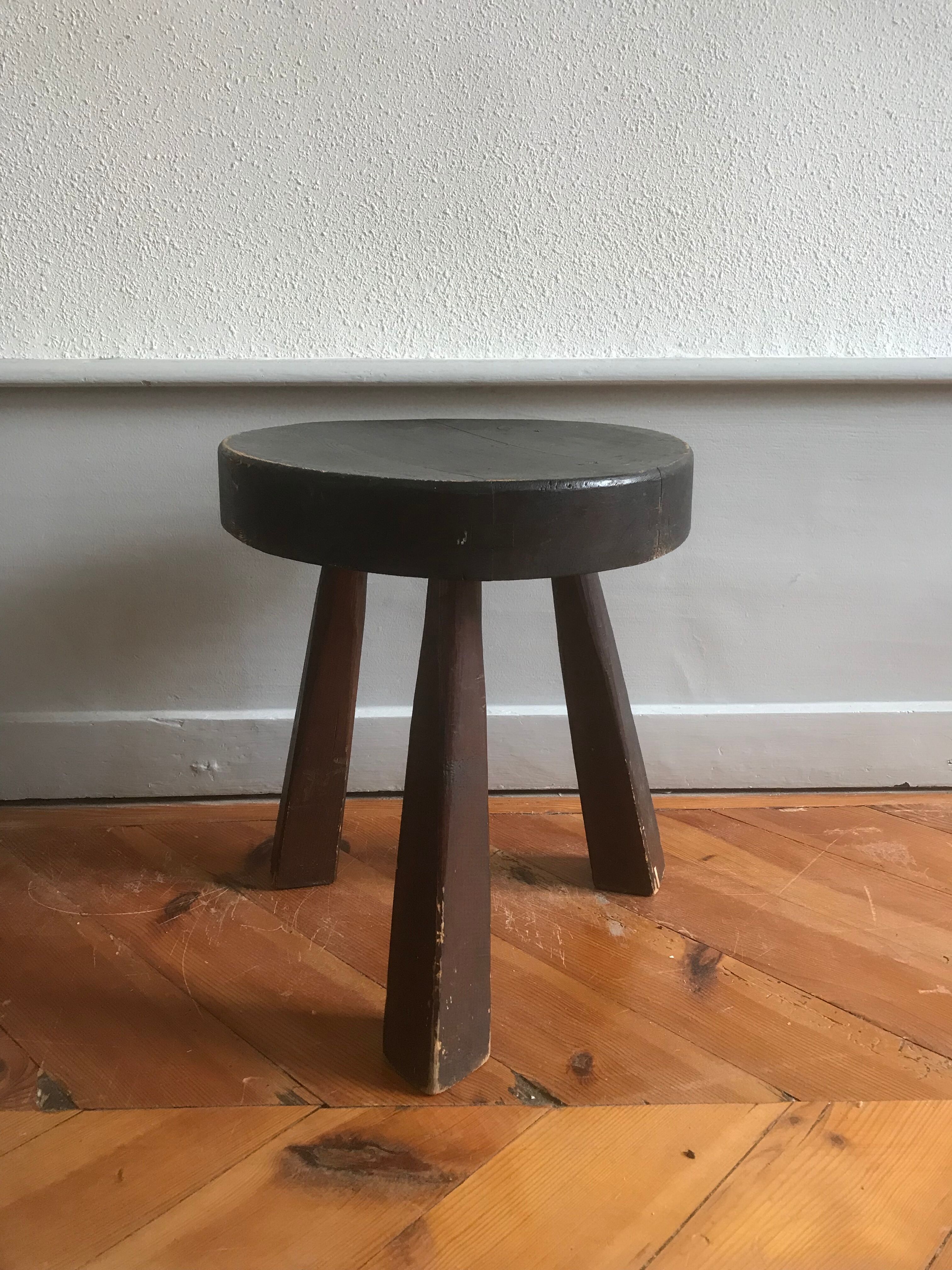 Tabouret tripode bois style Courchevel brutaliste