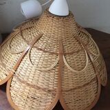 Hanging in wicker and rattan in the shape of a flower