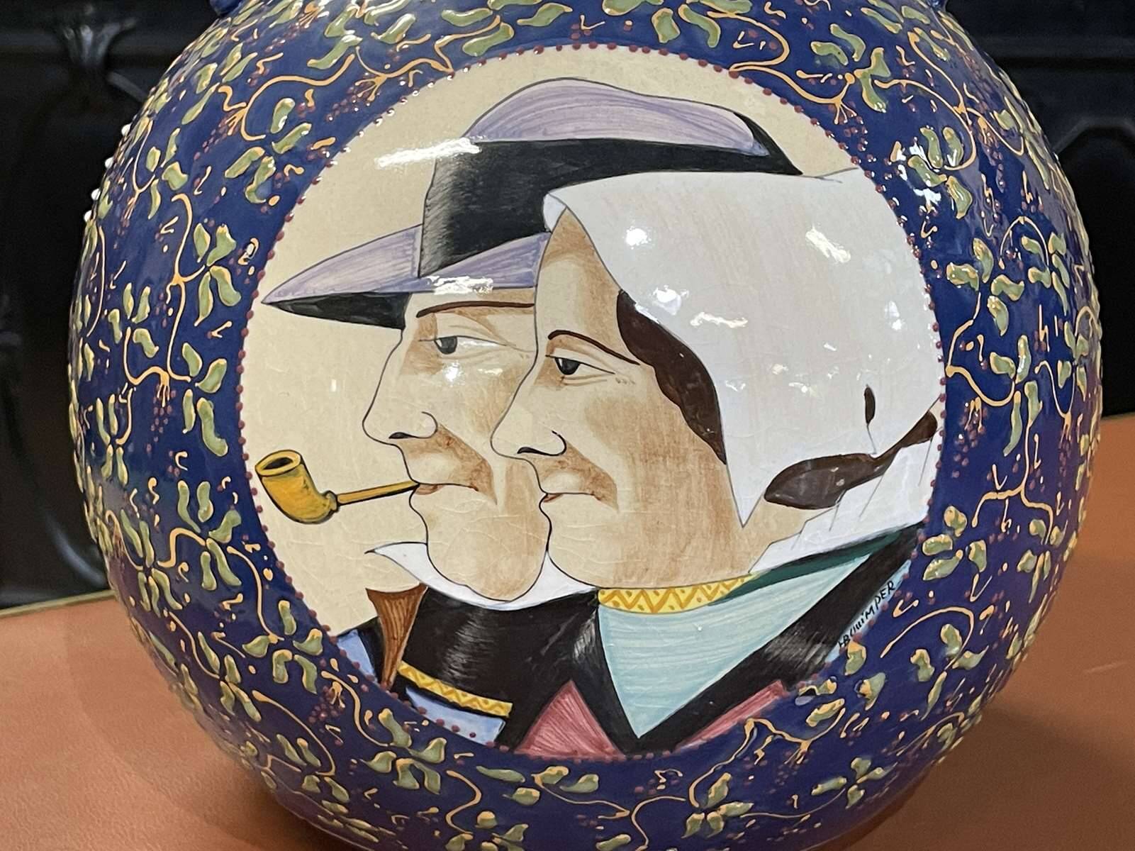 Large round vase in Quimper earthenware from the 1930s.