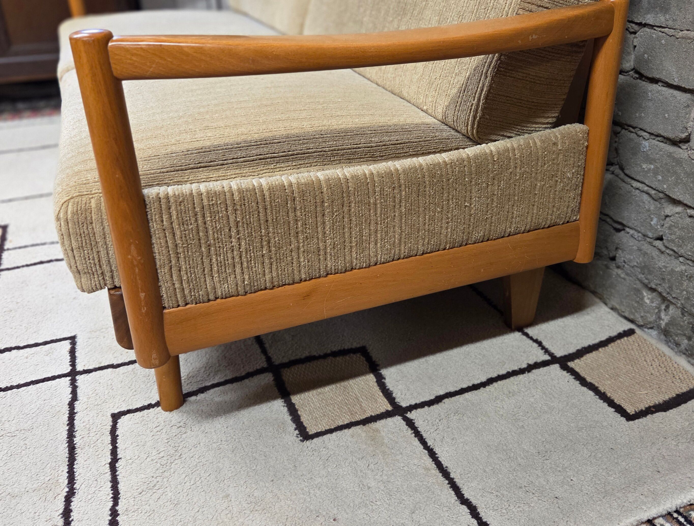 Stella vintage Scandinavian convertible sofa in beech – 1970s
