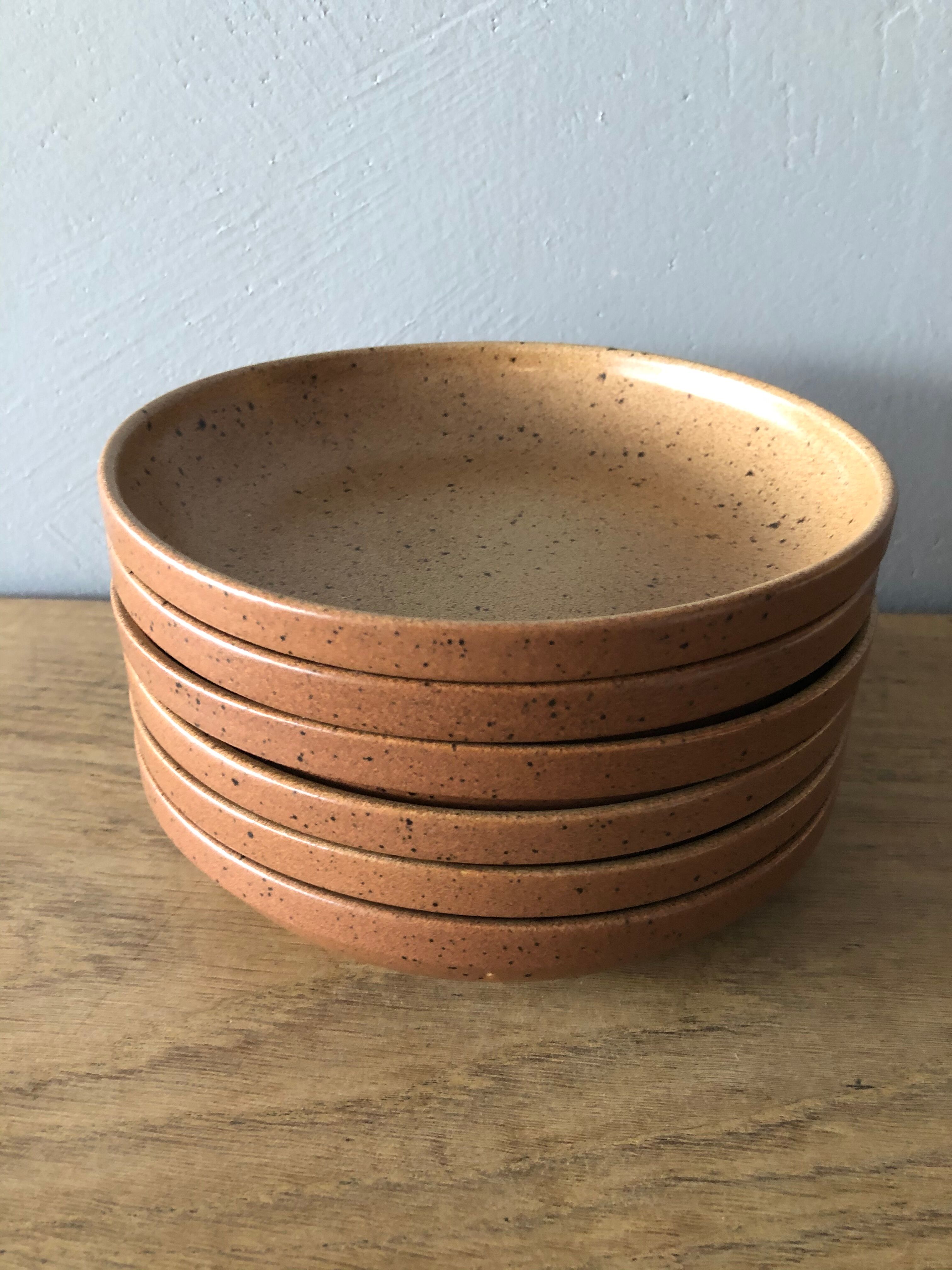 Set of six plates in Sarreguemines sandstone
