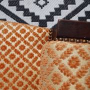 Ancienne banquette en bois et velours orange