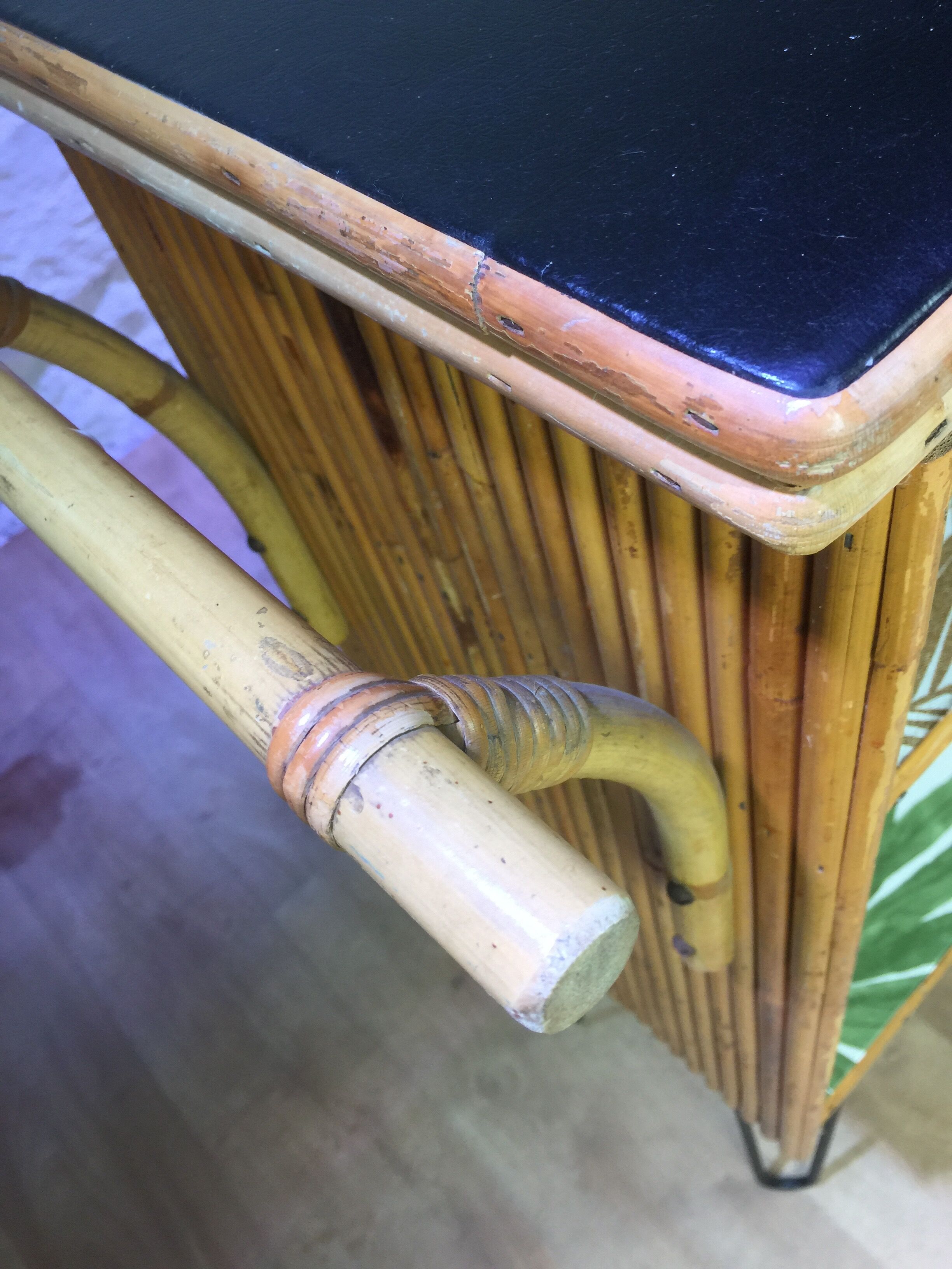 Rattan bar and its 2 stools 60s