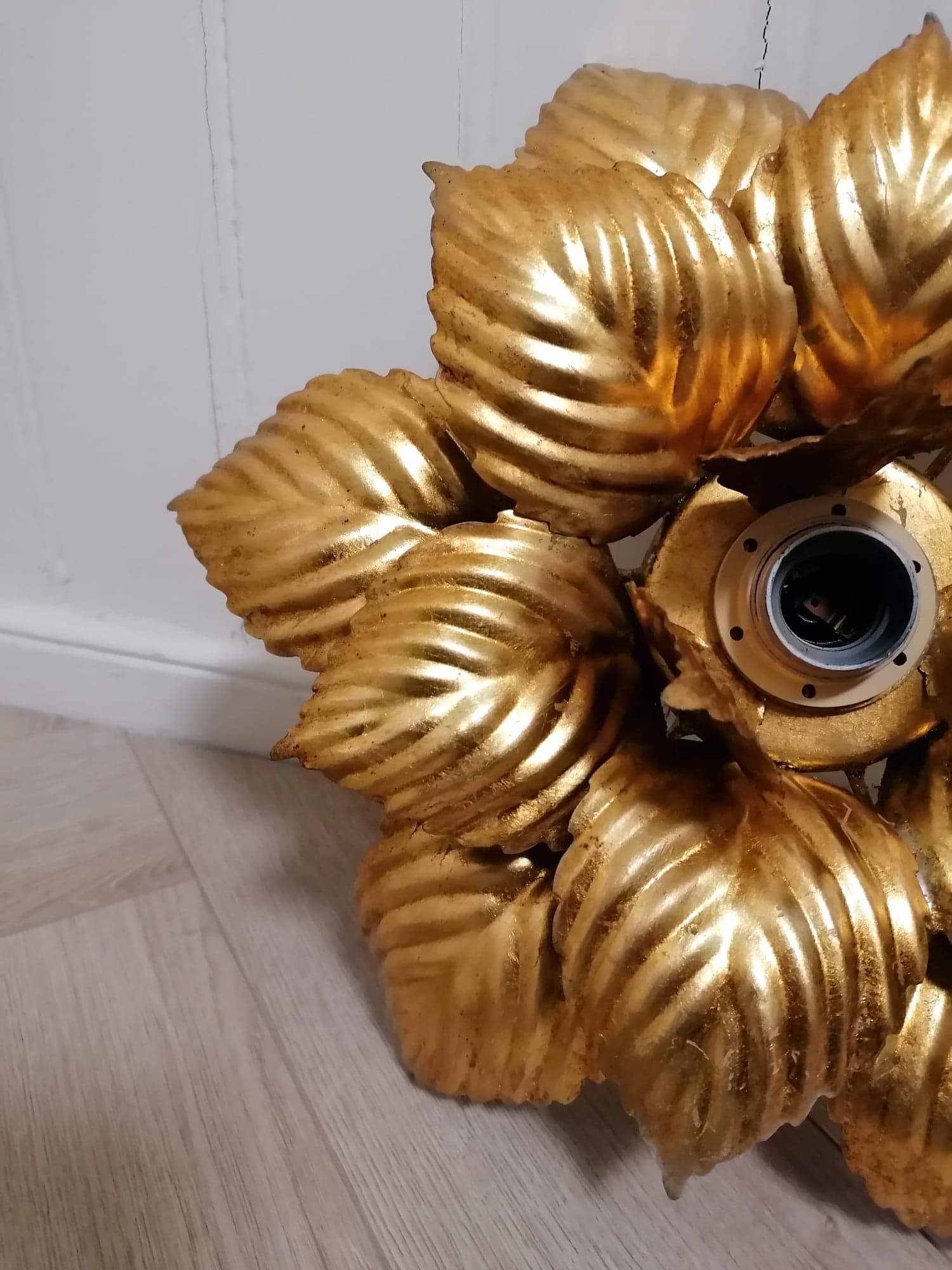 Golden flower ceiling