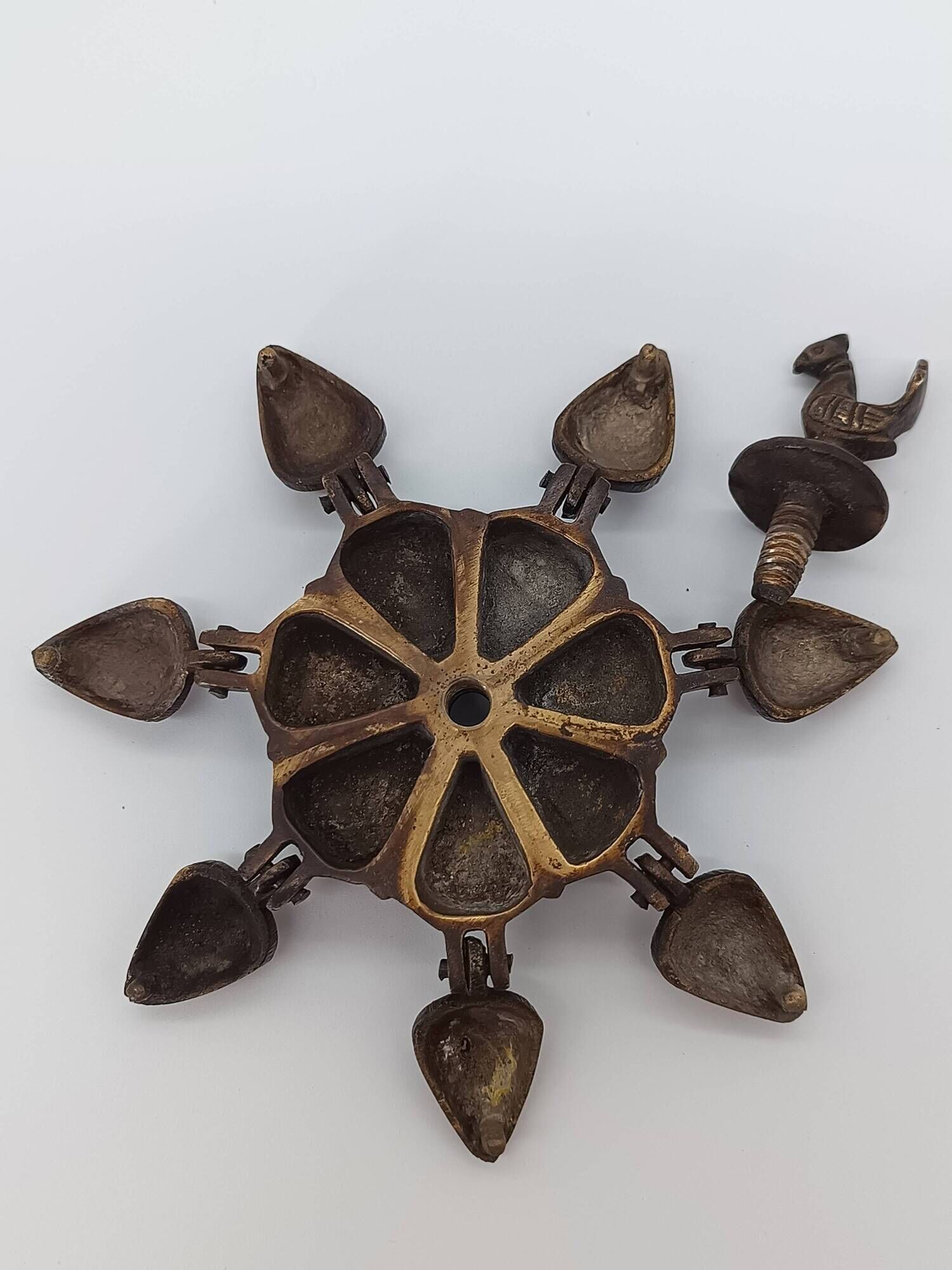Articulated Kumkum Box in Bronze with Carved Peacock, India 20th Century