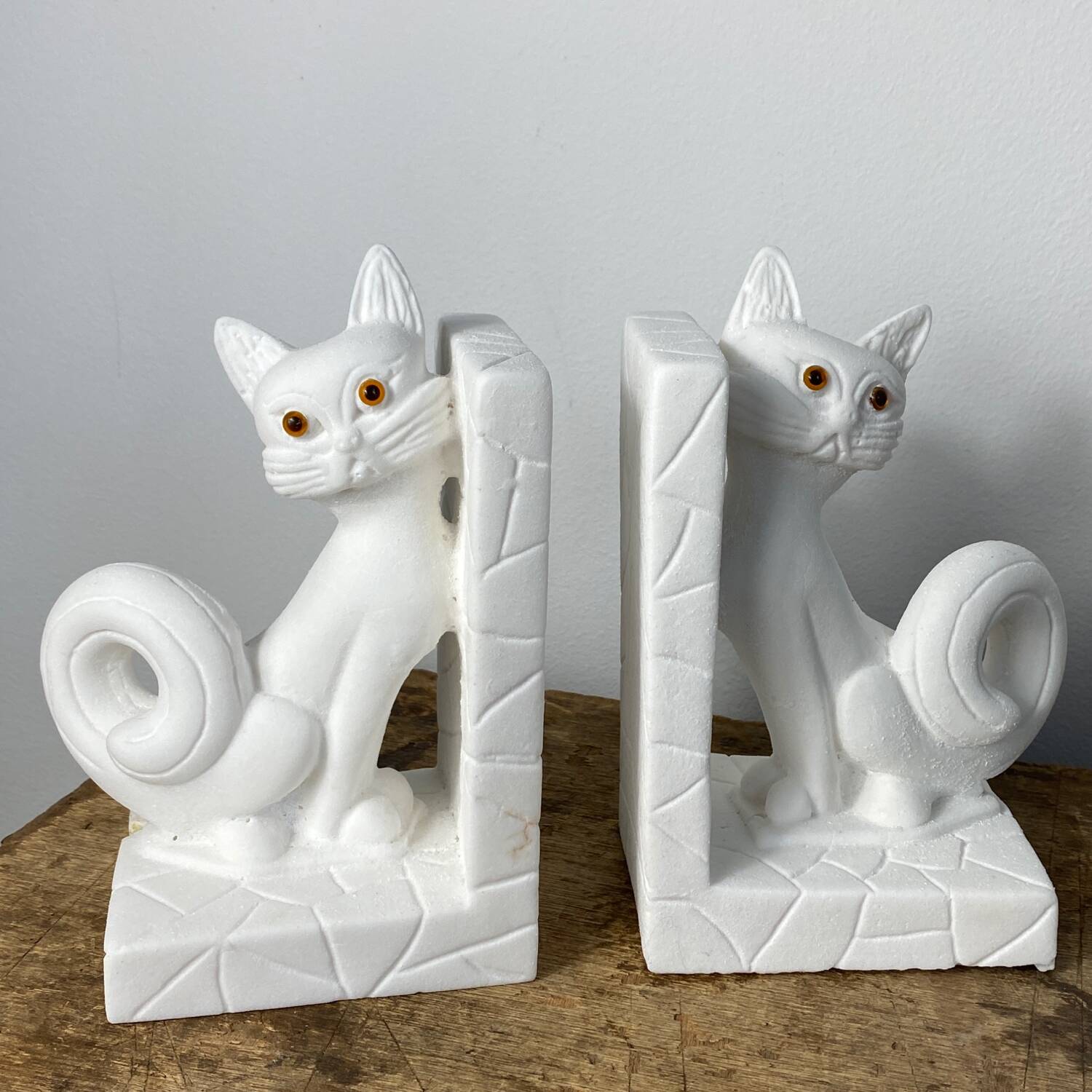 Paire de serre-livres chat en pierre vintage