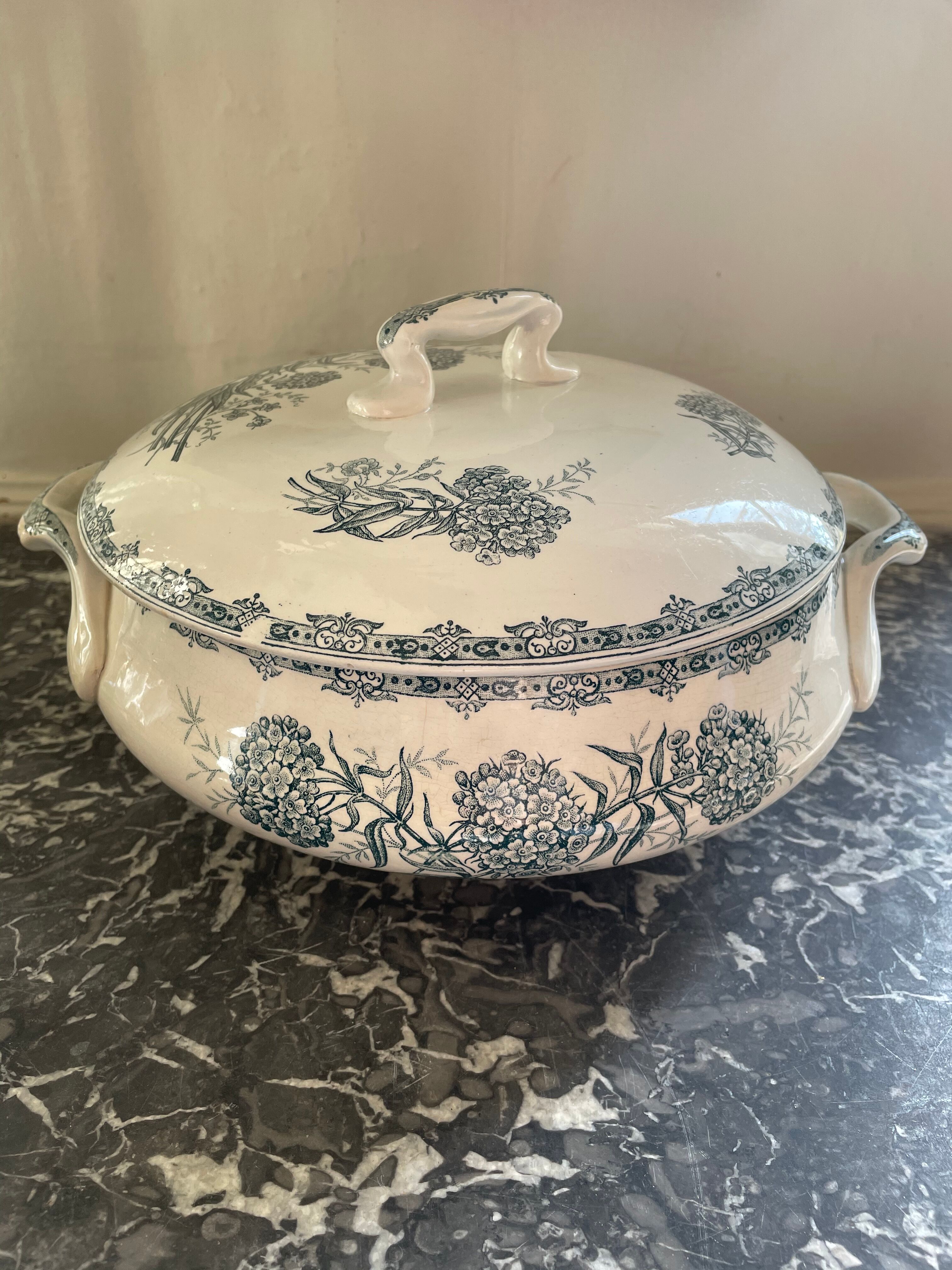 Former St Amand model DAISY soup