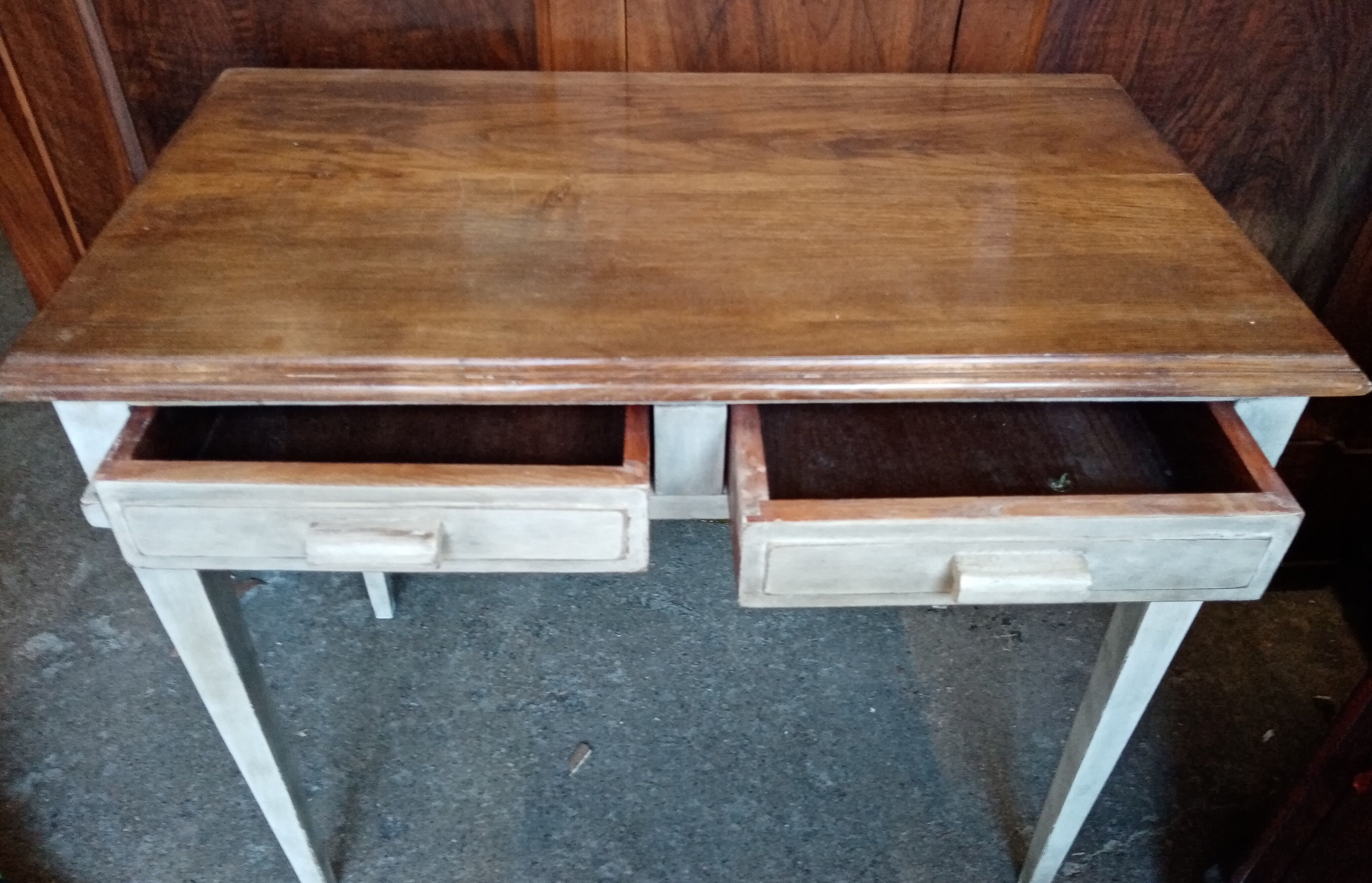 Old desk 2 drawers