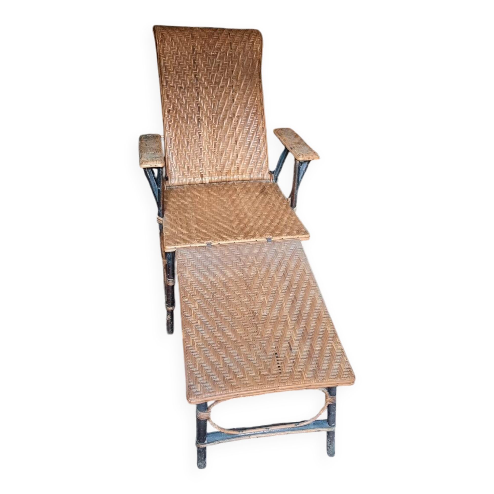 Vintage rattan lounge chair