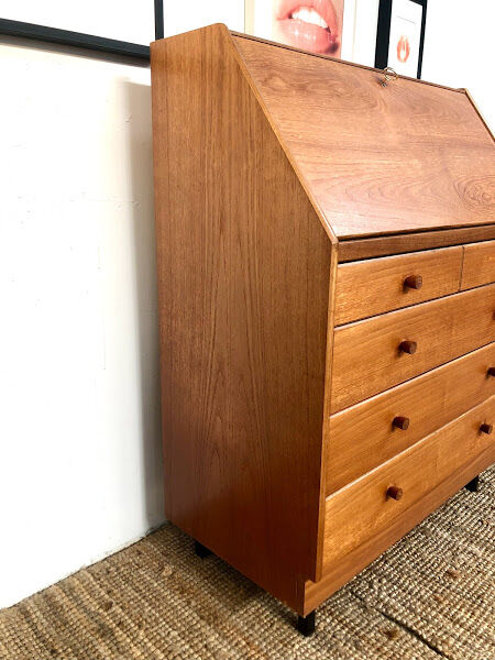 Scandinavian desk 92 cm