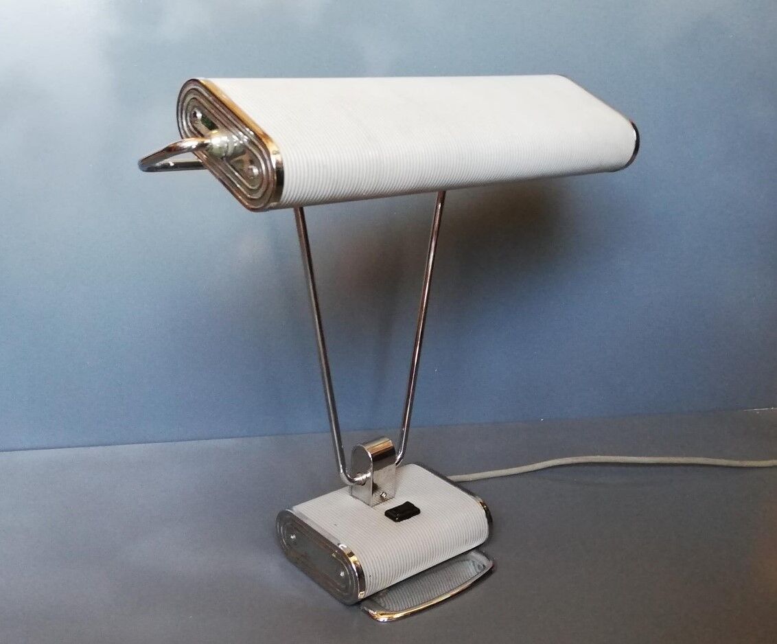 Jumo 40s desk lamp
