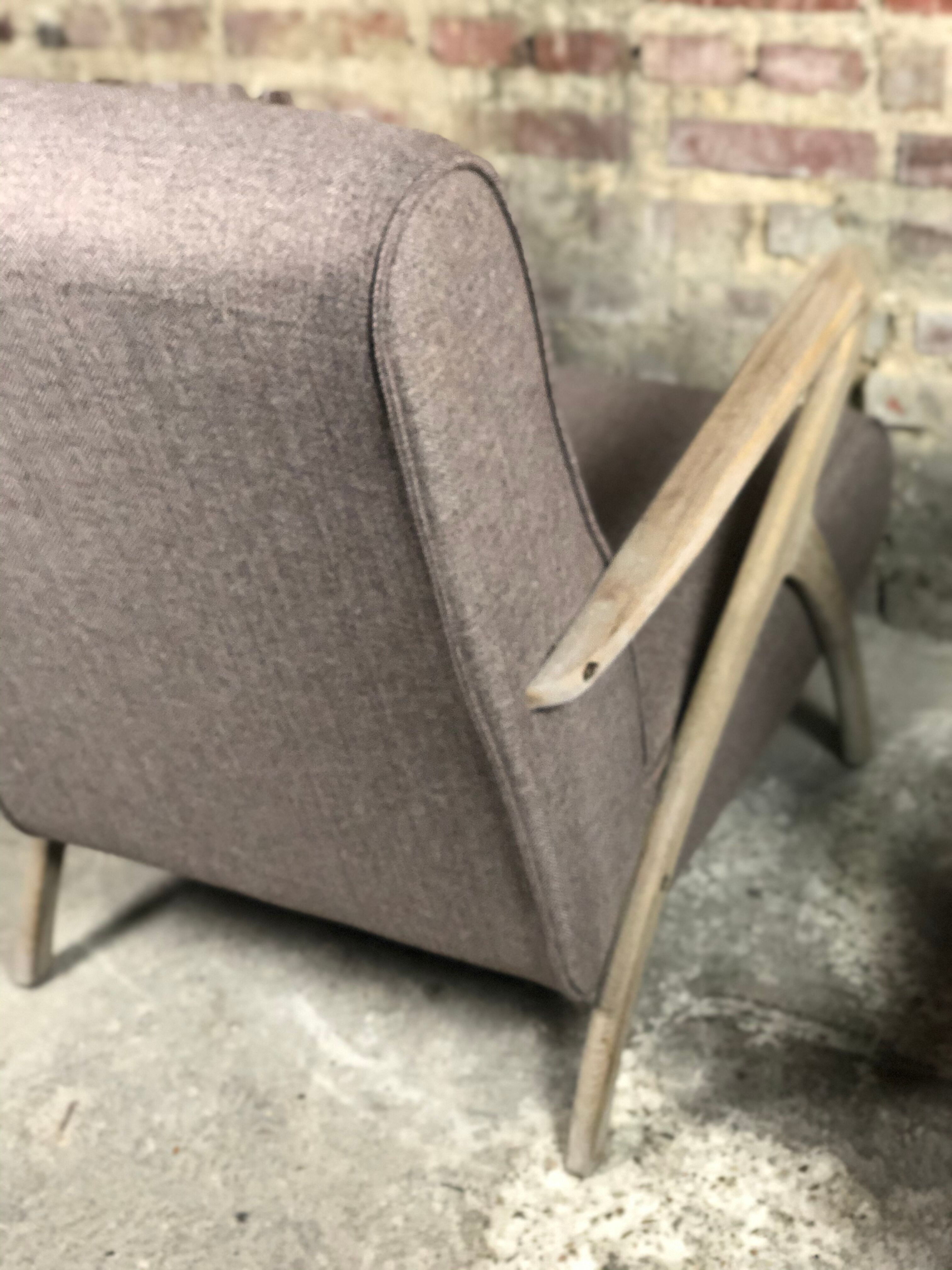 Chairs (pair) in curved rough oak and beige and brown woven mottled fabrics