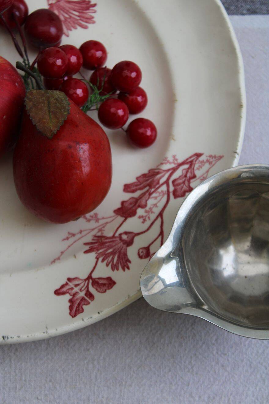 Ceramic serving dish made of ironstone