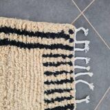 Handmade natural wool Berber rug size 1.5/2.5 m