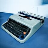 Olivetti Typewriter Lettera 22