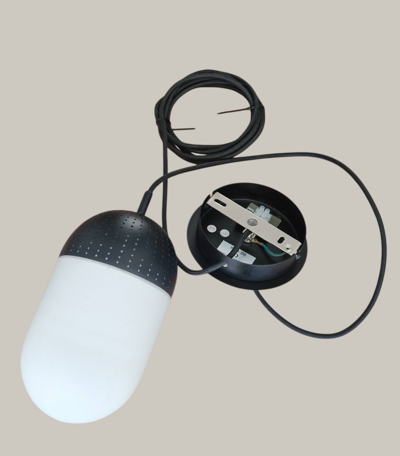 Suspension DOT Large – Publisher Woud – Scandinavian design Rikke Frost –