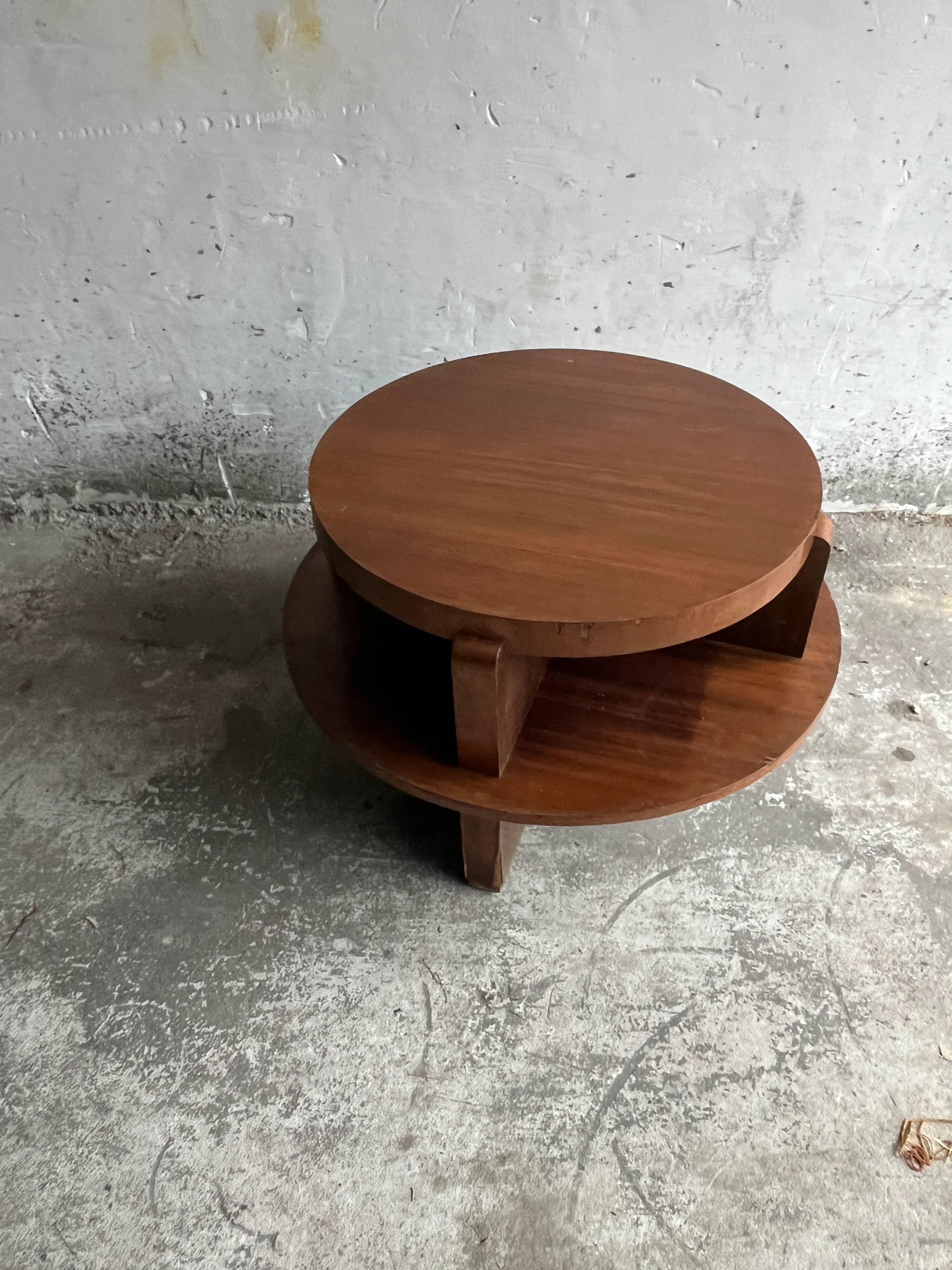 Vintage Art Deco round coffee table with double top