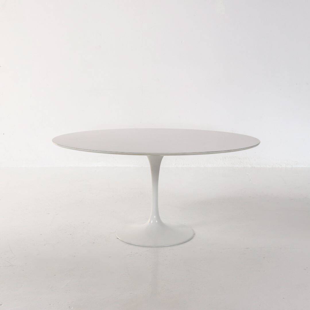 Tulip Coffee Table by Eero Saarinen for Knoll International 1970s